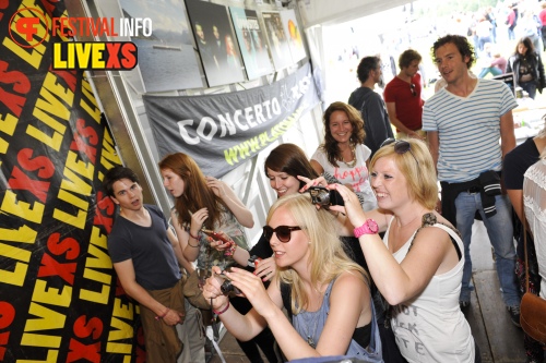 Sfeerfoto Pinkpop 2013 - Signeersessies - dag 1