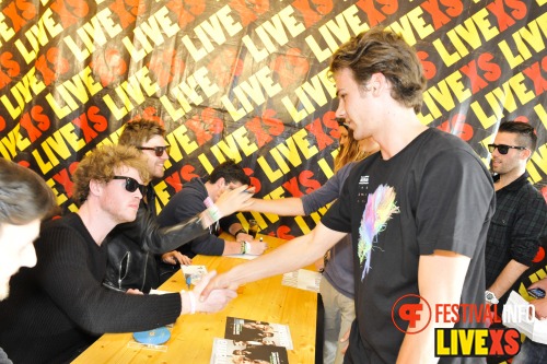 Sfeerfoto Pinkpop 2013 - Signeersessies - dag 1