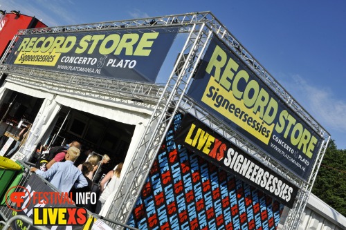 Sfeerfoto Pinkpop 2013 - Signeersessies - dag 1