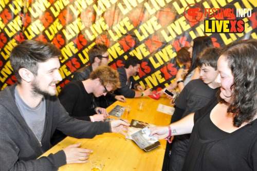 Sfeerfoto Pinkpop 2013 - Signeersessies - dag 1