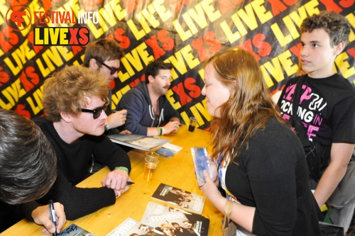 Sfeerfoto Pinkpop 2013 - Signeersessies - dag 1