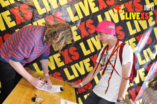 Sfeerfoto Pinkpop 2013 - Signeersessies - dag 1