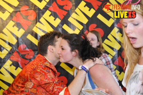 Sfeerfoto Pinkpop 2013 - Signeersessies - dag 1