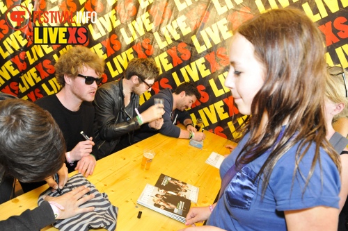 Sfeerfoto Pinkpop 2013 - Signeersessies - dag 1