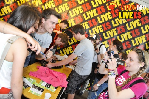 Sfeerfoto Pinkpop 2013 - Signeersessies - dag 1