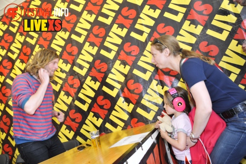 Sfeerfoto Pinkpop 2013 - Signeersessies - dag 1