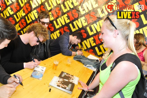 Sfeerfoto Pinkpop 2013 - Signeersessies - dag 1