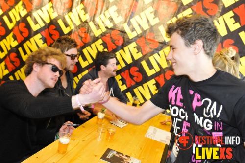 Sfeerfoto Pinkpop 2013 - Signeersessies - dag 1