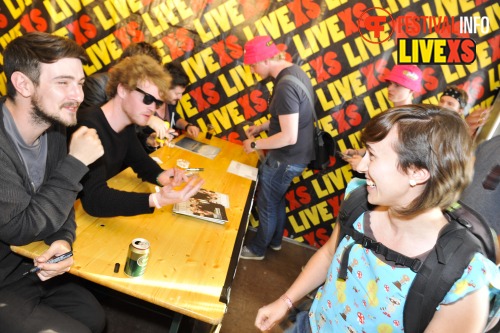 Sfeerfoto Pinkpop 2013 - Signeersessies - dag 1