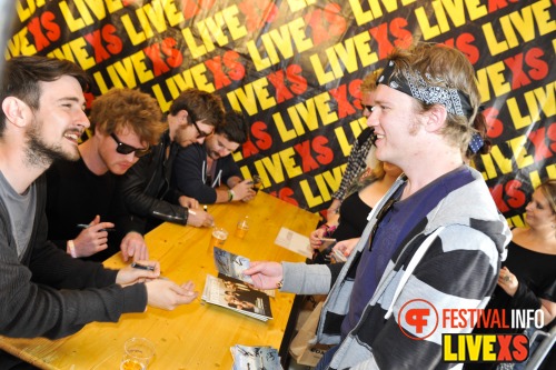 Sfeerfoto Pinkpop 2013 - Signeersessies - dag 1
