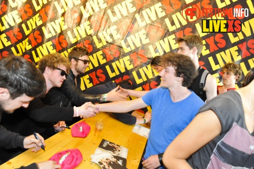 Sfeerfoto Pinkpop 2013 - Signeersessies - dag 1