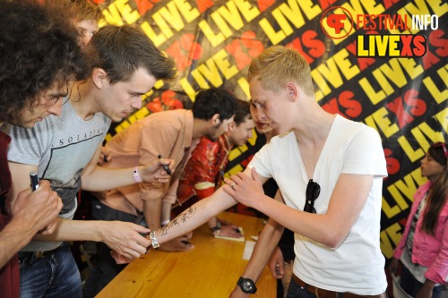 Sfeerfoto Pinkpop 2013 - Signeersessies - dag 1