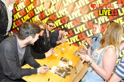 Sfeerfoto Pinkpop 2013 - Signeersessies - dag 1