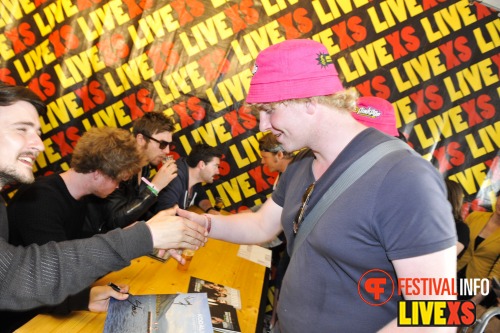 Sfeerfoto Pinkpop 2013 - Signeersessies - dag 1
