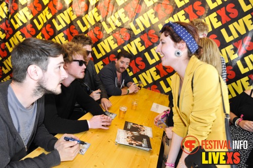 Sfeerfoto Pinkpop 2013 - Signeersessies - dag 1