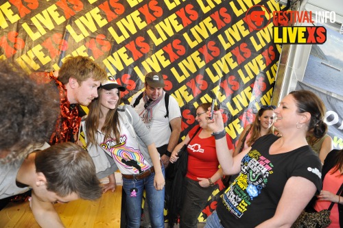 Sfeerfoto Pinkpop 2013 - Signeersessies - dag 1