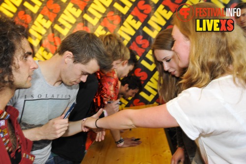 Sfeerfoto Pinkpop 2013 - Signeersessies - dag 1