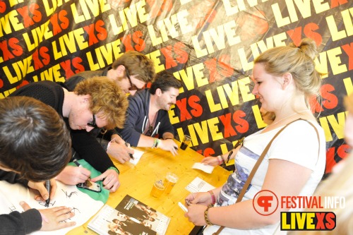 Sfeerfoto Pinkpop 2013 - Signeersessies - dag 1