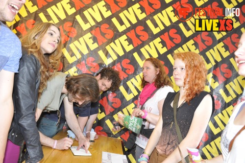 Sfeerfoto Pinkpop 2013 - Signeersessies - dag 1
