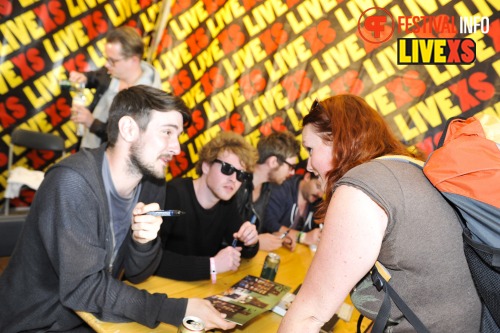 Sfeerfoto Pinkpop 2013 - Signeersessies - dag 1