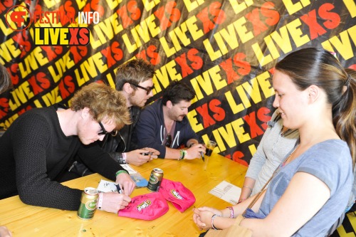 Sfeerfoto Pinkpop 2013 - Signeersessies - dag 1