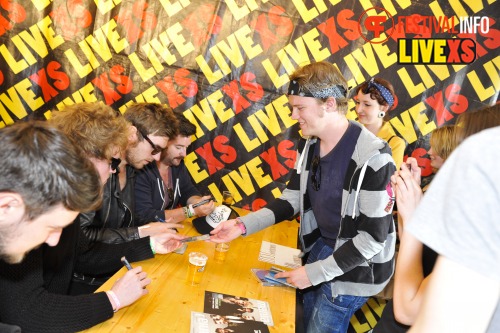 Sfeerfoto Pinkpop 2013 - Signeersessies - dag 1