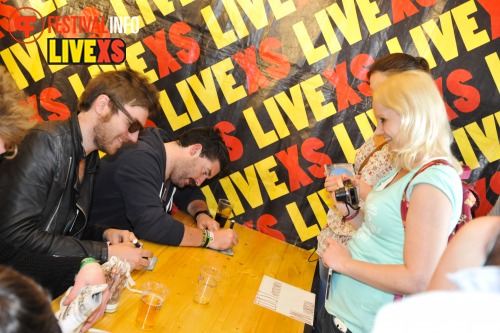 Sfeerfoto Pinkpop 2013 - Signeersessies - dag 1