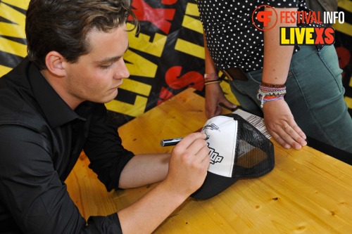 Sfeerfoto Pinkpop 2013 - Signeersessies - dag 2