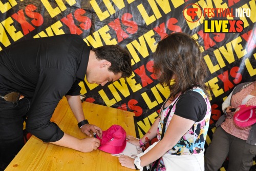 Sfeerfoto Pinkpop 2013 - Signeersessies - dag 2