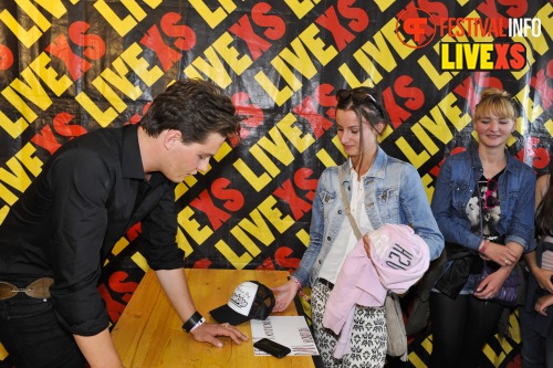 Sfeerfoto Pinkpop 2013 - Signeersessies - dag 2