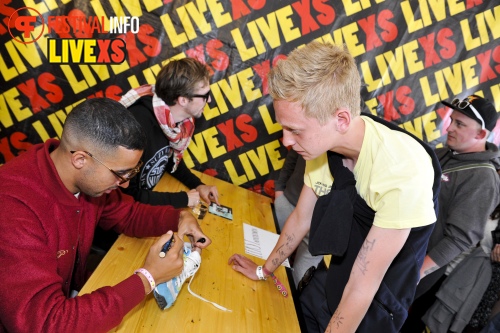 Sfeerfoto Pinkpop 2013 - Signeersessies - dag 2