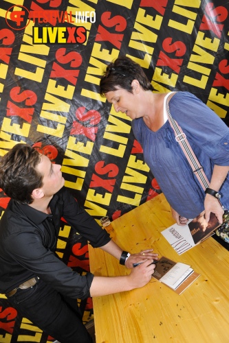 Sfeerfoto Pinkpop 2013 - Signeersessies - dag 2