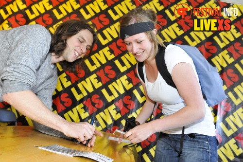 Sfeerfoto Pinkpop 2013 - Signeersessies - dag 2