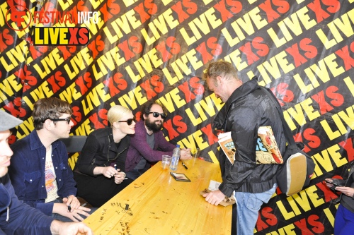 Sfeerfoto Pinkpop 2013 - Signeersessies - dag 3