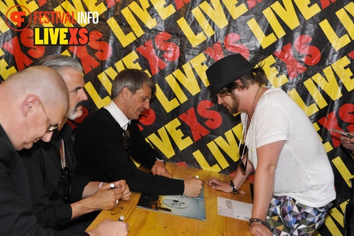 Sfeerfoto Pinkpop 2013 - Signeersessies - dag 3