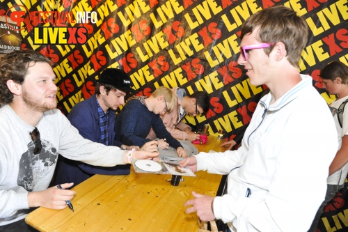 Sfeerfoto Pinkpop 2013 - Signeersessies - dag 3