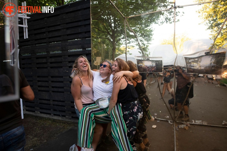Sfeerfoto Down The Rabbit Hole 2018