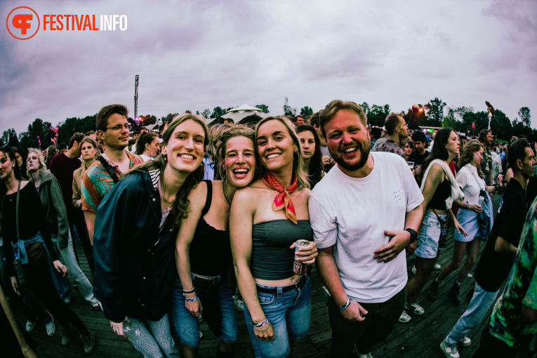 Sfeerfoto Down The Rabbit Hole 2025
