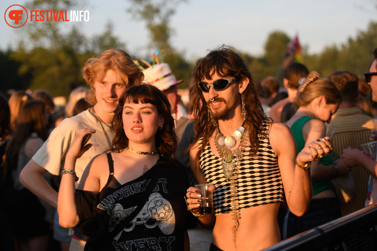 Sfeerfoto Down The Rabbit Hole 2025