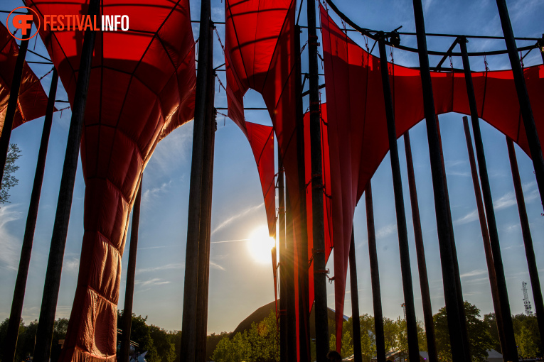 Sfeerfoto Down The Rabbit Hole 2025