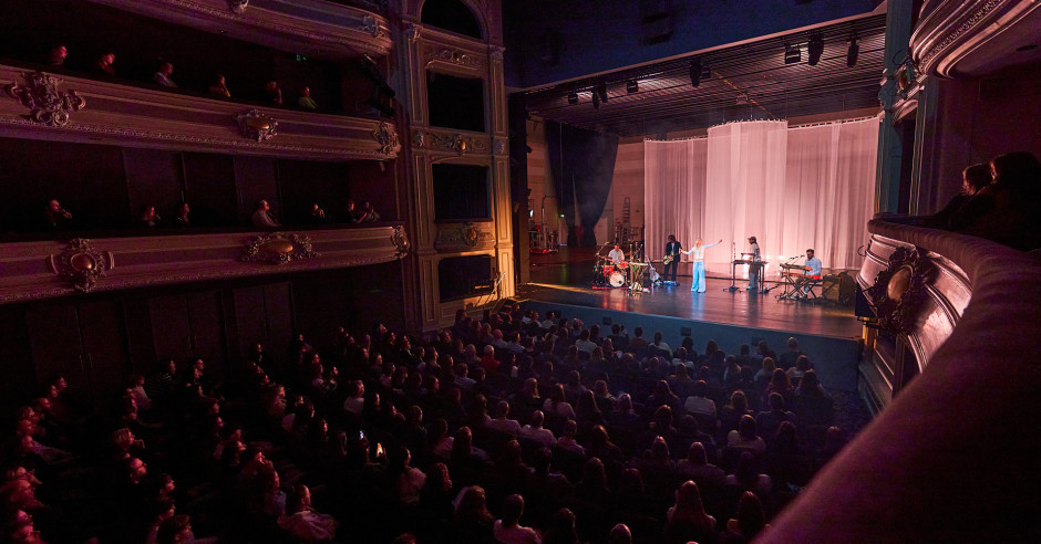 Festivalinfo review: S10 - Groeipijn - 28/12 - Koninklijke Schouwburg