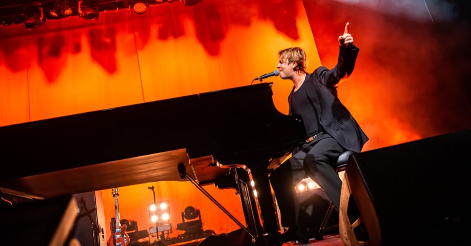 Festivalinfo review: Tom Odell - 15/06 - 013, Tilburg