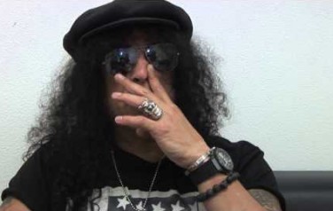Video: Live spelen van 'levensbelang' voor Slash