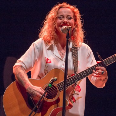 review: Tim Bowness Band & Anneke van Giersbergen - 31/05 - Boerderij Anneke van Giersbergen