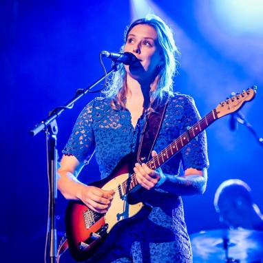 review: Tussen de hoge Bomen 2019 Maaike Ouboter