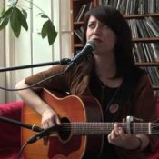 Video: Stevie Ann worstelt met de liefde