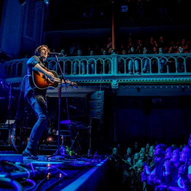 review: Dean Lewis - Sad Boi Winter Summer Tour 2022 - 13/10 - Paradiso Dean Lewis