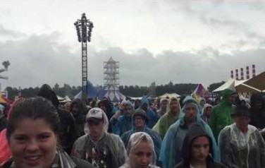 Video: Yuri van Gelder trekt veel Lowlands-publiek naar de Alpha