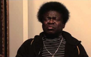 Video: Eerbetoon: Charles Bradley kan eindelijk praten over tragisch leven