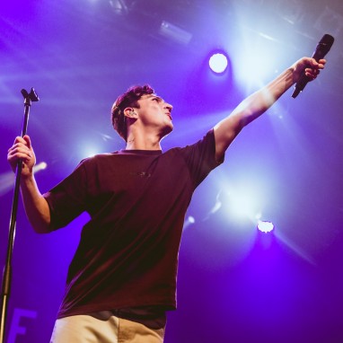review: Zak Abel - 18/03 - Melkweg Zak Abel